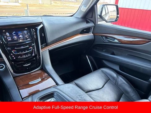 Used 2017 Cadillac Escalade Premium Luxury image 30