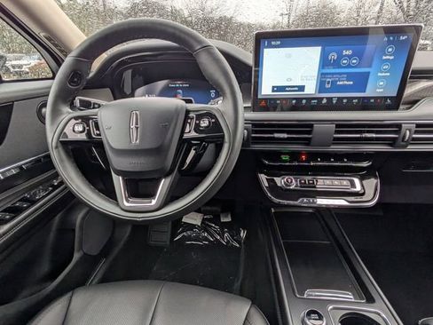 New 2026 Lincoln Corsair Reserve image 13