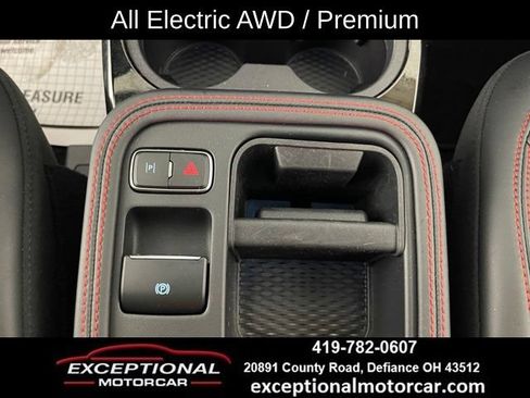 Used 2025 Ford Mustang Mach-E Premium w/ Sport Appearance Package AWD/4WD image 43
