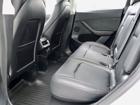 Used 2024 Tesla Model Y Long Range image 19