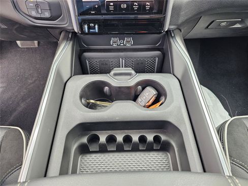 New 2026 RAM 2500 Laramie AWD/4WD image 29