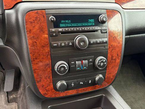 Used 2014 Chevrolet Suburban LS w/ All-Star Edition AWD/4WD image 18