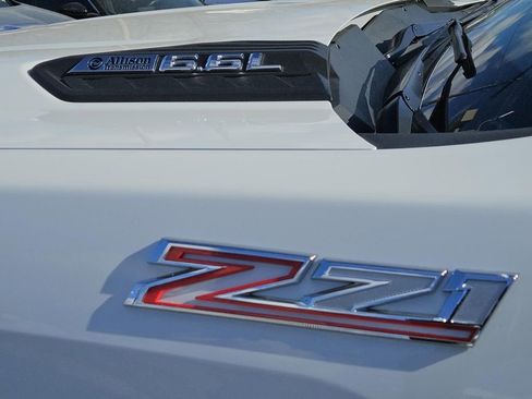 Used 2024 Chevrolet Silverado 2500 LTZ w/ LTZ Premium Package image 10