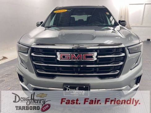 Used 2025 GMC Acadia Elevation image 2