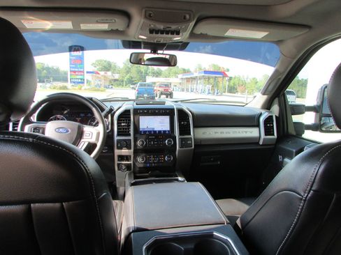 Used 2021 Ford F250 Lariat w/ Lariat Ultimate Package image 11