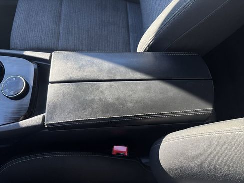 Used 2023 Nissan Rogue SV image 18