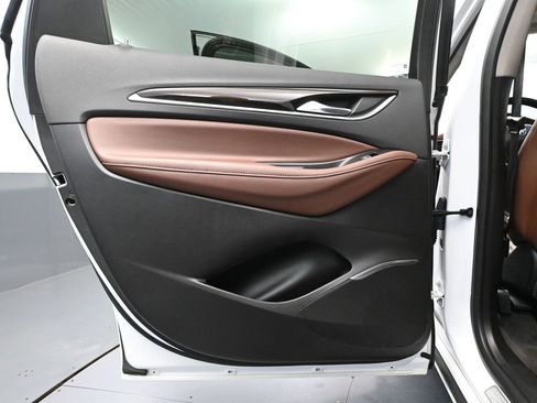 Used 2020 Buick Enclave Avenir w/ Avenir Technology Package image 43