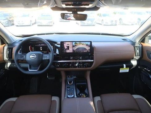 New 2026 Nissan Pathfinder Platinum AWD/4WD image 7