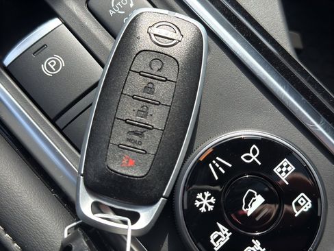 New 2026 Nissan Pathfinder SL image 40