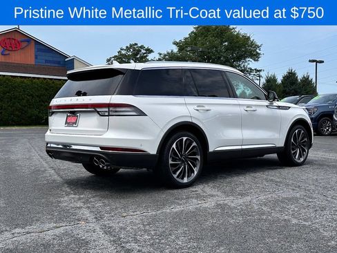 Used 2023 Lincoln Aviator Reserve w/ Equipment Group 201A AWD/4WD image 10