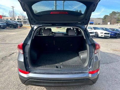 Used 2017 Hyundai Tucson SE image 18