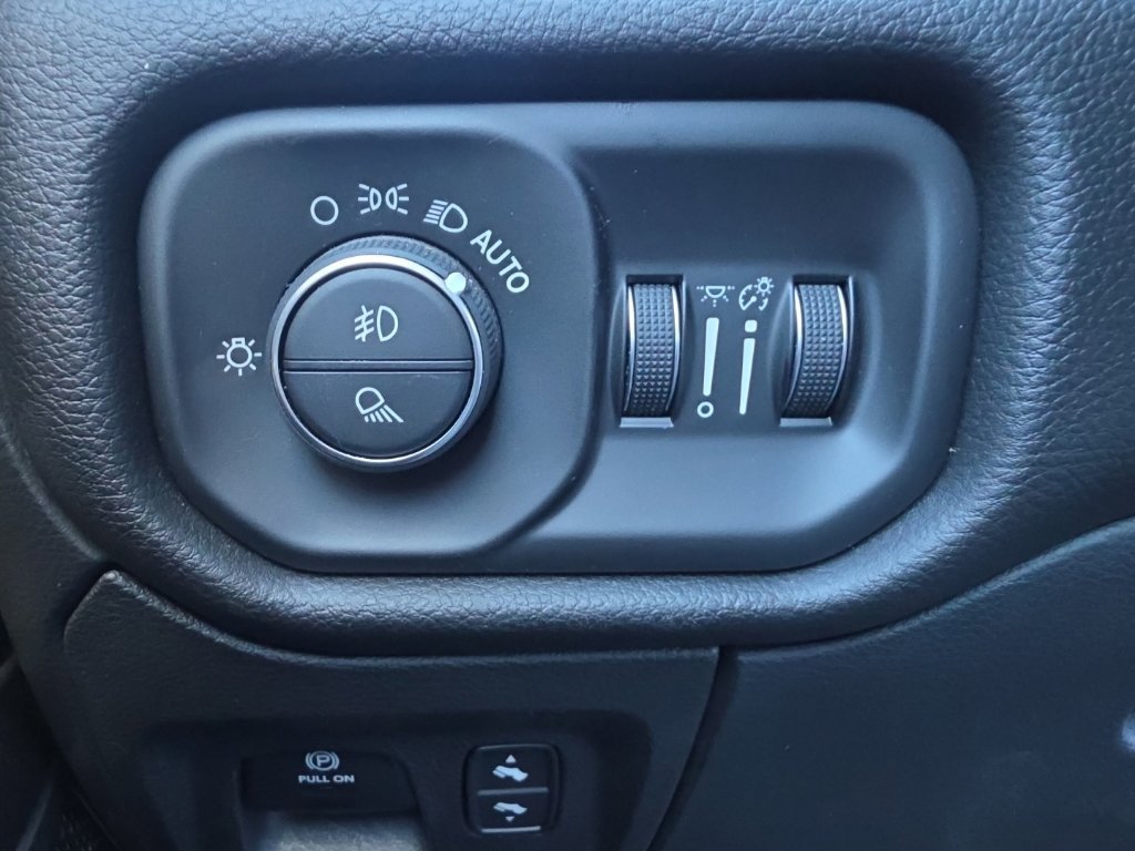 Used 2023 RAM 1500 Laramie AWD/4WD image 21
