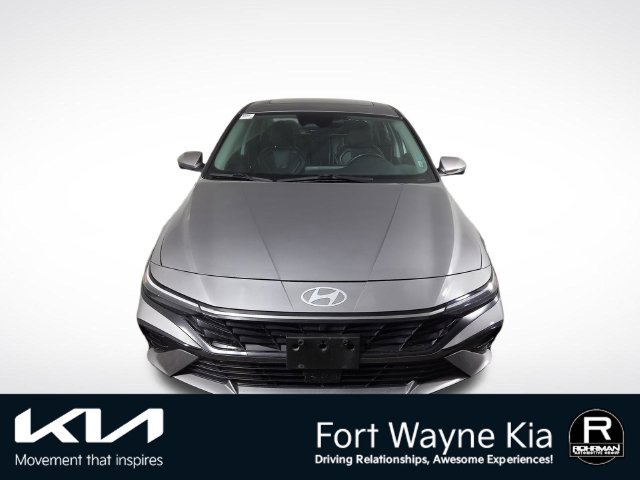 Used 2024 Hyundai Elantra Limited FWD image 3