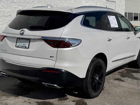 Used 2024 Buick Enclave Essence w/ Experience Buick Package image 9