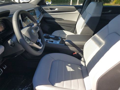 New 2026 Volkswagen Atlas Cross Sport SEL R-Line image 21