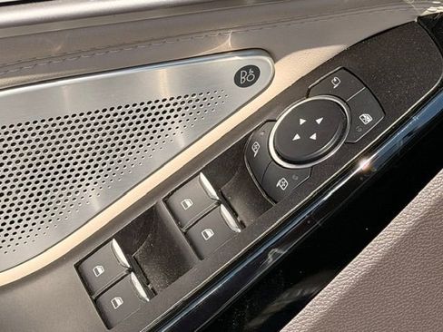 Used 2021 Ford Explorer Platinum w/ Equipment Group 601A AWD/4WD image 17