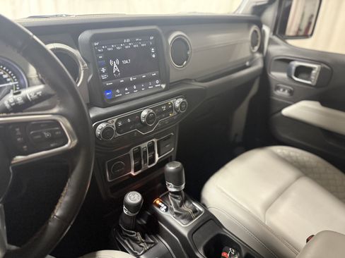Used 2022 Jeep Wrangler Unlimited Sahara image 22