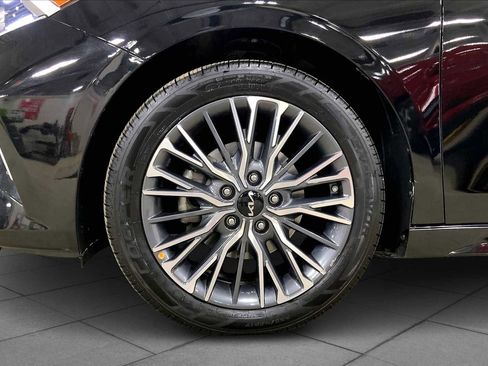 Used 2024 Kia Forte GT-Line w/ GT-Line Premium Package image 11