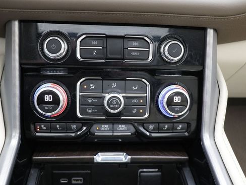 Used 2023 GMC Yukon XL Denali w/ Advanced Technology Package image 27