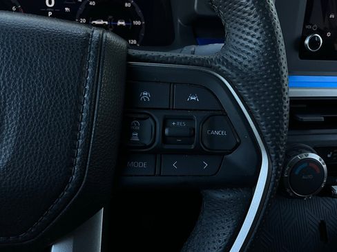 Used 2025 Toyota Tacoma TRD Off-Road image 34