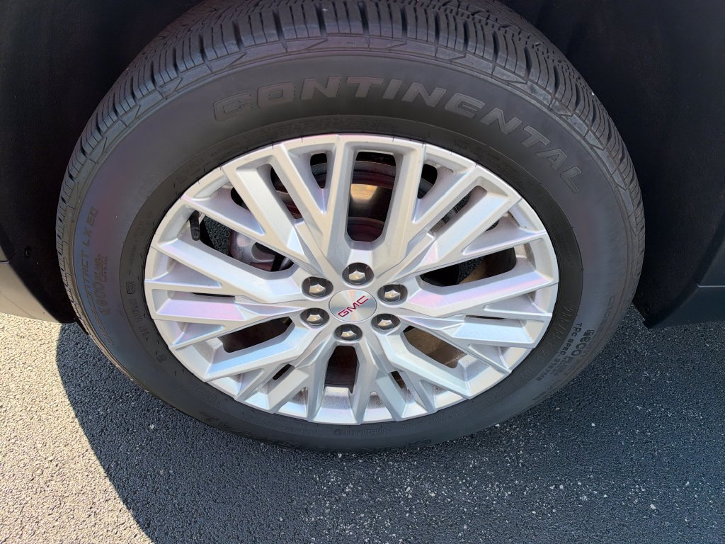 Used 2026 GMC Acadia Elevation w/ Elevation Premium Package FWD image 10
