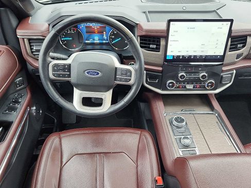 Used 2023 Ford Expedition Limited image 18