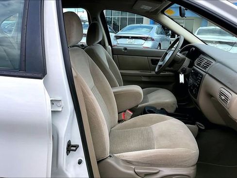 Used 2005 Ford Taurus SE image 27