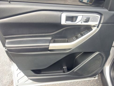 Used 2022 Ford Explorer Limited w/ Equipment Group 301A image 15