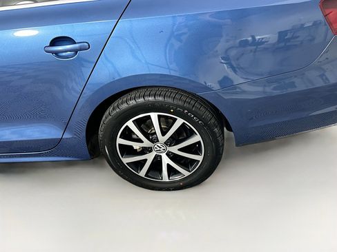 Used 2017 Volkswagen Jetta SE FWD image 11