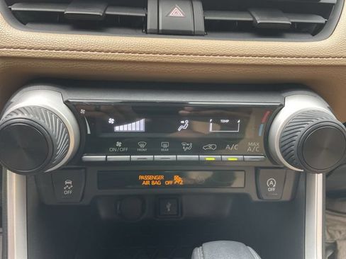 Used 2020 Toyota RAV4 LE w/ All Weather Liner Package AWD/4WD image 19