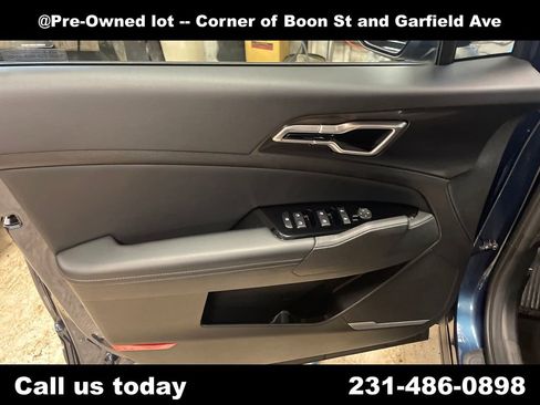 Used 2023 Kia Sportage EX image 11
