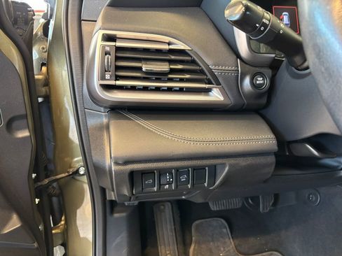 Used 2022 Subaru Outback Limited image 15