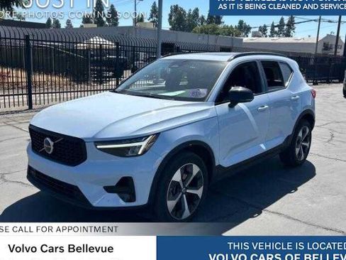 Used 2024 Volvo XC40 B5 Core w/ Protection Package Premier AWD/4WD image 1