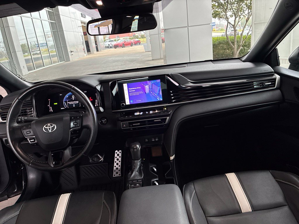 Used 2025 Toyota Camry SE FWD image 20