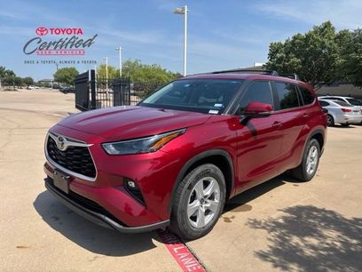 Used 2023 Toyota Highlander LE