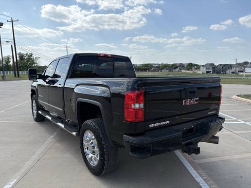 Used 2019 GMC Sierra 2500 Denali w/ Duramax Plus Package AWD/4WD image 3