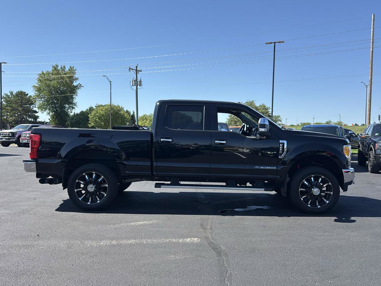 Used 2017 Ford F250 XLT w/ XLT Premium Package AWD/4WD image 6