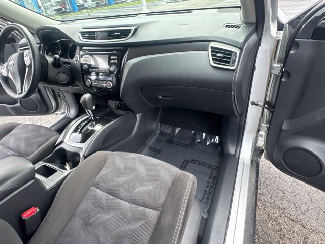 Used 2015 Nissan Rogue SV AWD/4WD image 15