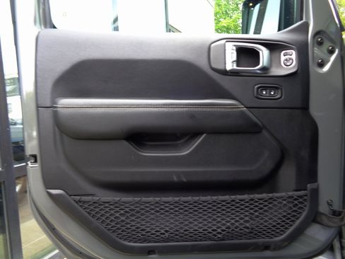 Used 2019 Jeep Wrangler Unlimited Sahara w/ Dual Top Group image 13