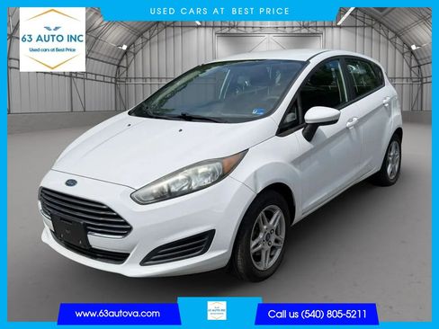 Used 2018 Ford Fiesta SE FWD image 1