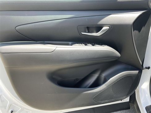 New 2025 Hyundai Tucson SEL image 18