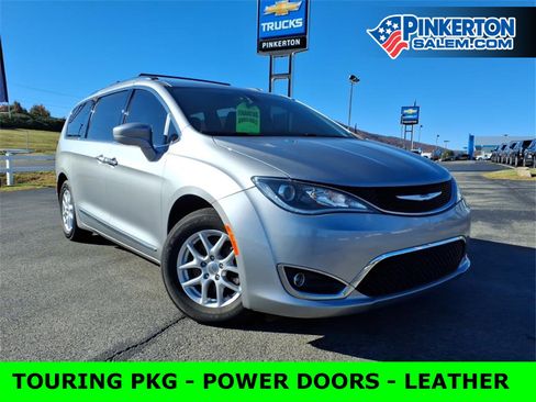 Used 2020 Chrysler Pacifica Touring-L image 1