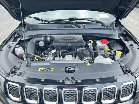 Used 2023 Jeep Compass Limited w/ Sun and Sound Group AWD/4WD image 30