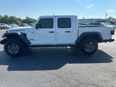 Used 2025 Jeep Gladiator Mojave w/ Convenience Group AWD/4WD image 7