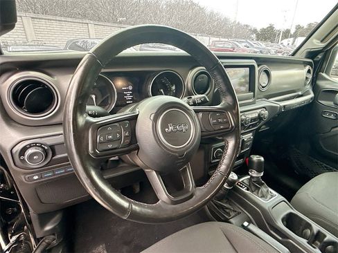 Used 2023 Jeep Wrangler Unlimited w/ Cold Weather Group image 12