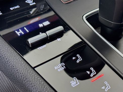 Certified 2022 Porsche Macan S image 20