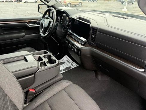 Used 2025 Chevrolet Silverado 1500 LT image 32