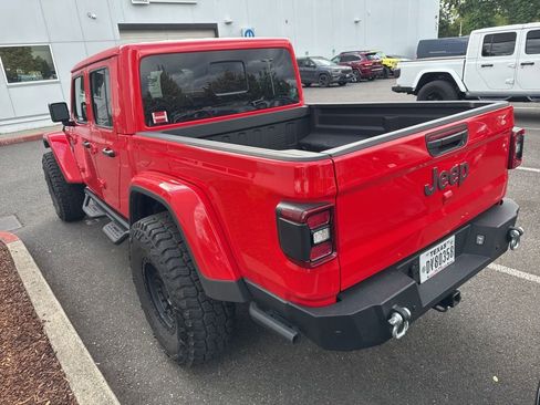 Used 2025 Jeep Gladiator Rubicon AWD/4WD image 4