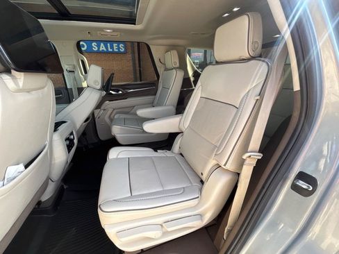 Used 2024 GMC Yukon Denali w/ Advanced Technology Package AWD/4WD image 23