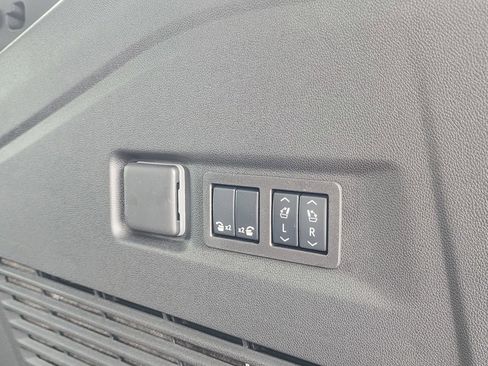 New 2025 GMC Yukon XL Elevation image 51